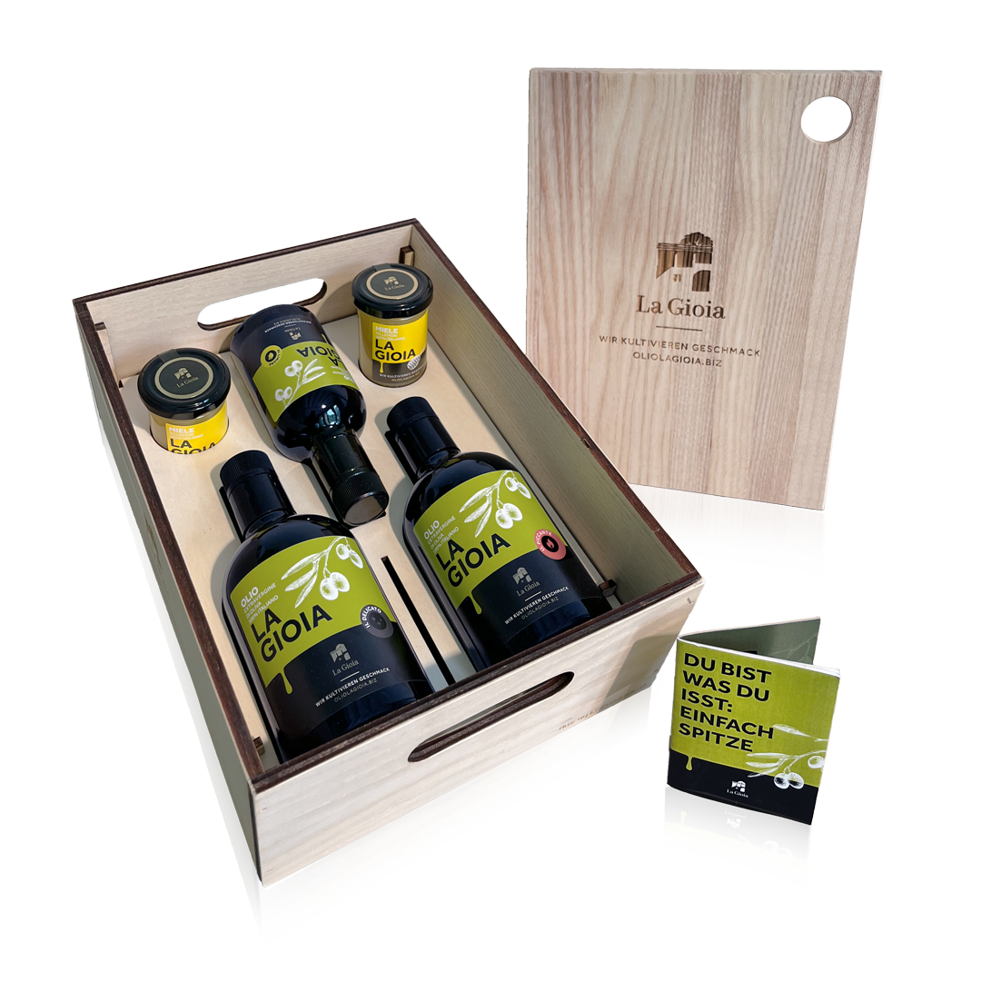 Elegant gift box with solid cutting board