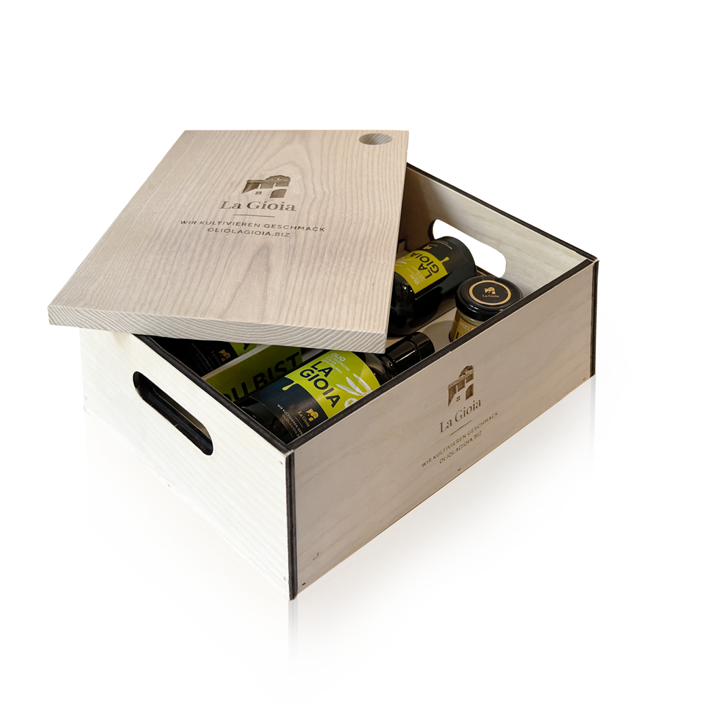 Elegant gift box with solid cutting board
