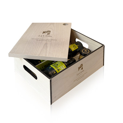Elegant gift box with solid cutting board