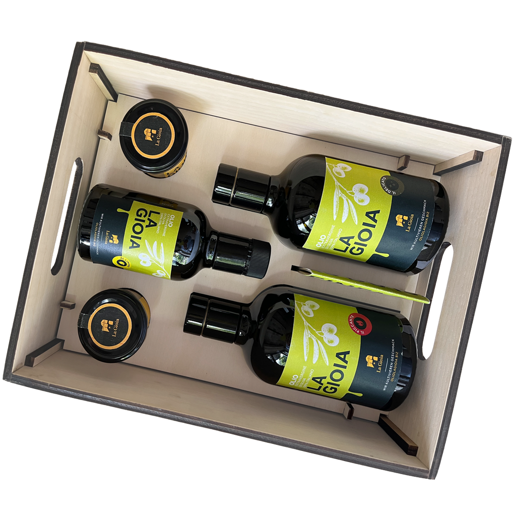 Elegant gift box with solid cutting board